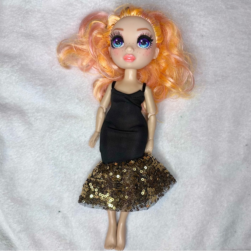 Rainbow High Poppy Rowan Series 1 Retired Collectible Doll Figure Toy W/ Clip